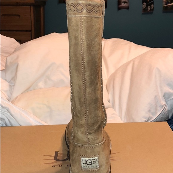 Ugg Boots! - Picture 4 of 4